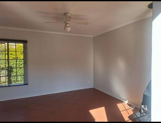 3 BEDROOM PROPERTY TO RENT IN LYNNWOOD MANOR